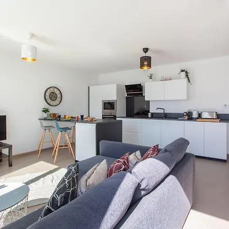 아파트 L17 Arenas 3 Balconies 5mins To The Sea