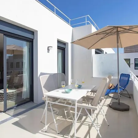 Lejlighed L17 Arenas 3 Balconies 5mins To The Sea Nice